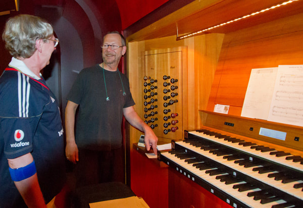 Gerhard Pohl and Martin Setchell at the Rieger organ in Christchurch
